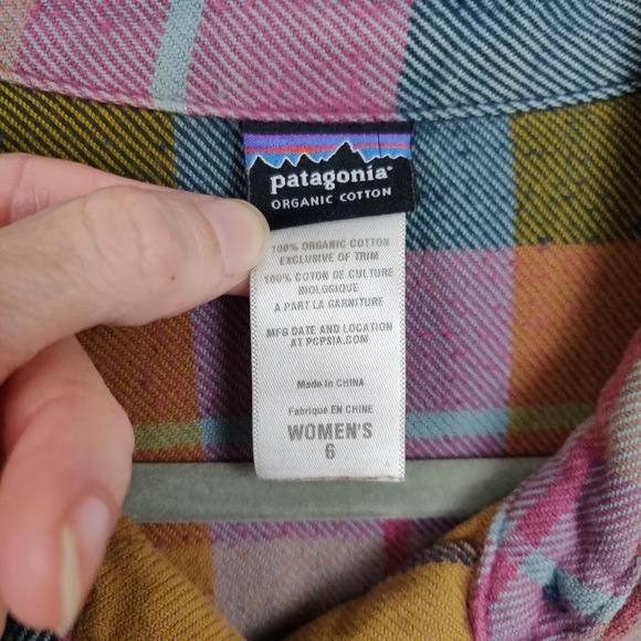 Patagonia Organic Cotton Flannel Plaid Shirt Womens 6 Long Sleeve Purple Green - Picture 5 of 7
